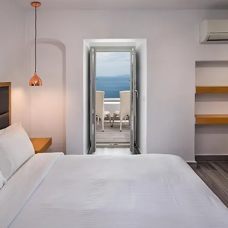 Thireas Fira (Santorini)
