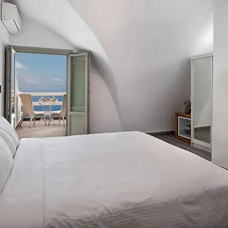 Thireas 4* Fira (Santorini)