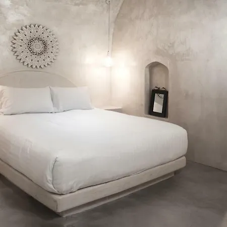 Thireas 4* Fira (Santorini)